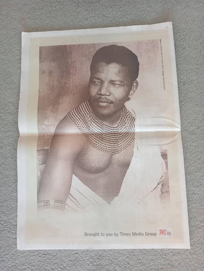 EXTREMELY SCARCE 5 DIFFERENT " MANDELA NEWSPAPERS 2013 " UNREAD AS NEW-ALL PARTS INCLUDED !!