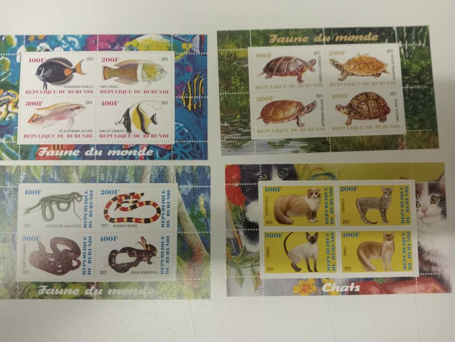 LOVELY THEMATIC MINI SHEETS ALL UMM CATS,DOGS PLANES TRAINS ETC