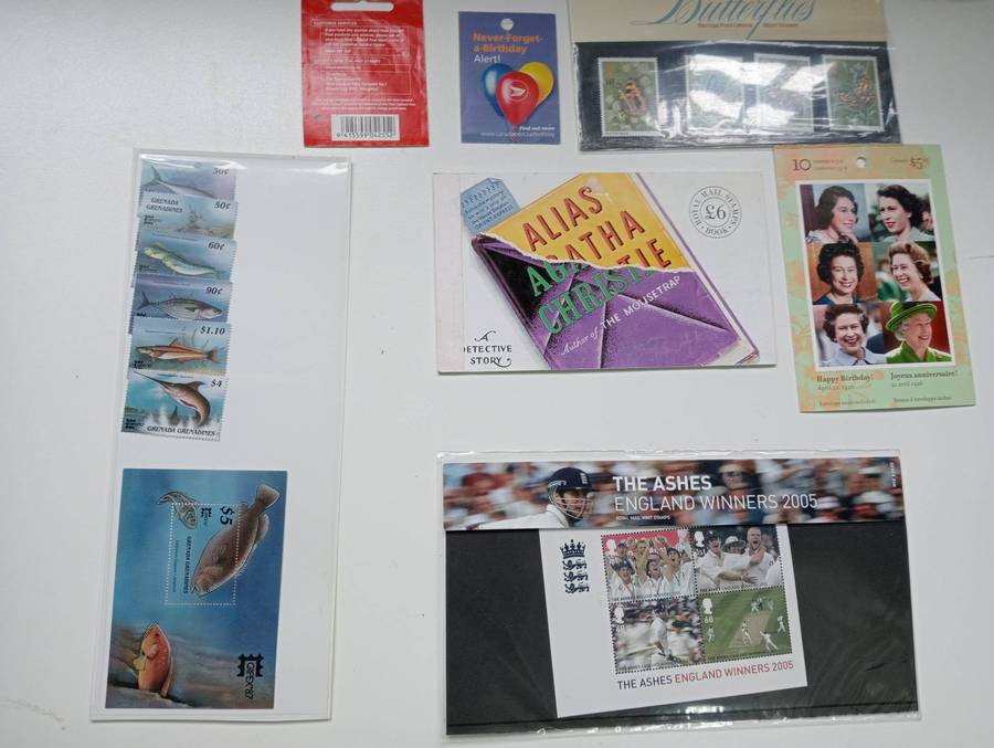 GB-SCARCE LOT BOOKLETS AND MORE