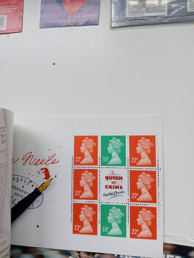 GB-SCARCE LOT BOOKLETS AND MORE