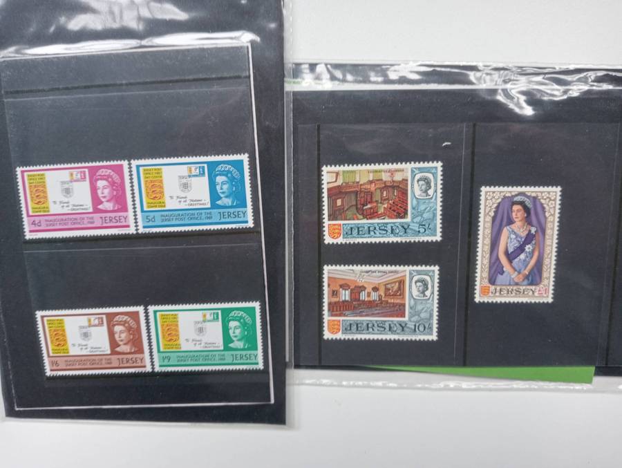 JERSEY-QEII SET TO POUND AND MORE UMM