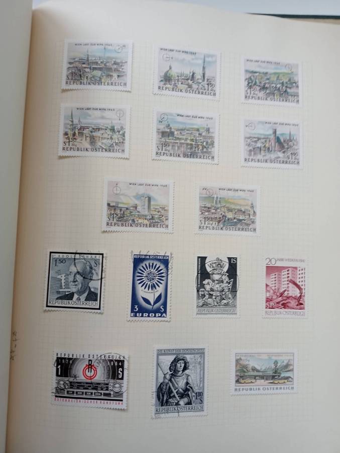 AUSTRIA-VALUABLE RUN-mini sheets included-must scroll down to see all