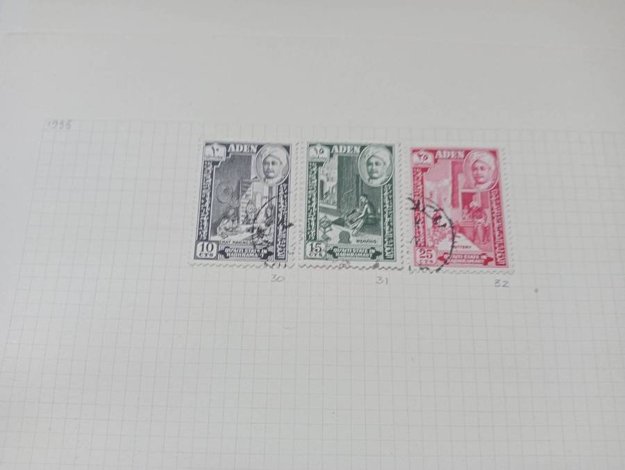 COMMONWEALTH-VERY USEFUL LOT ON PAGES-VFU