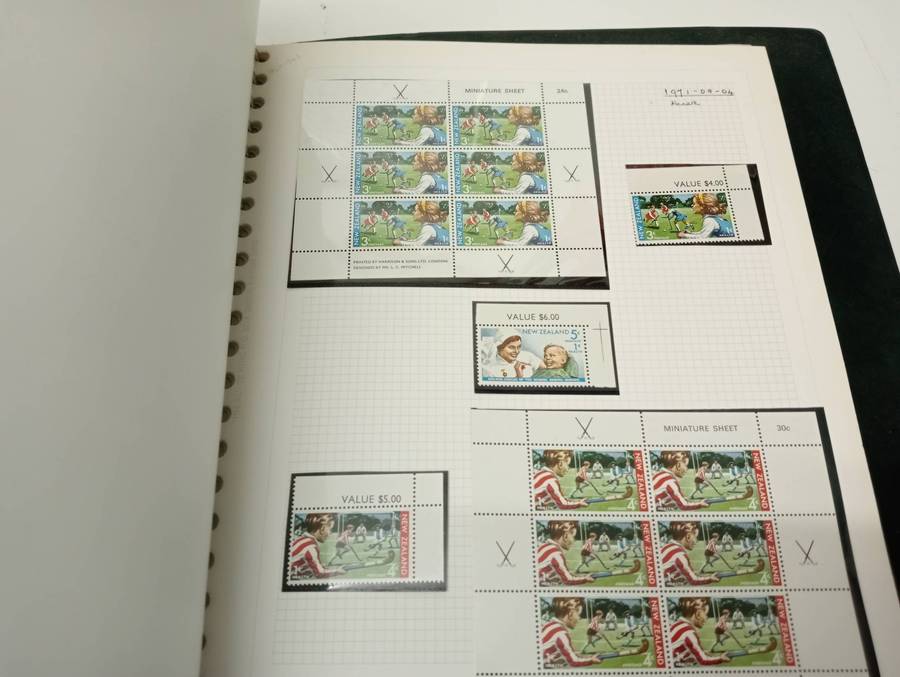 NEW ZEALAND-LOVELY UMM COLLECTION many mini sheets and MORE.NOT NEARLY ALL SHOWN !!