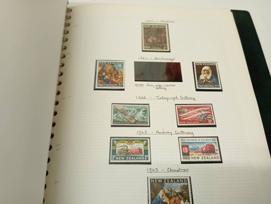 NEW ZEALAND-LOVELY UMM COLLECTION many mini sheets and MORE.NOT NEARLY ALL SHOWN !!