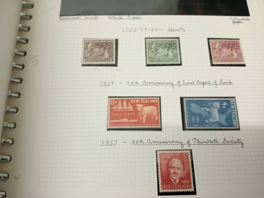 NEW ZEALAND-LOVELY UMM COLLECTION many mini sheets and MORE.NOT NEARLY ALL SHOWN !!