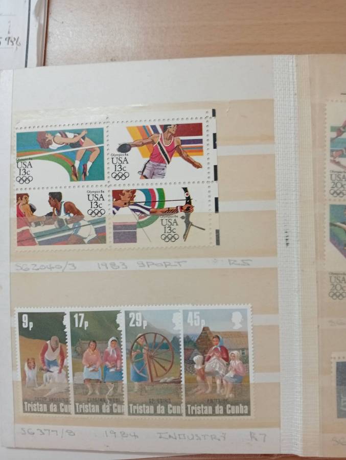 SMALL STOCK BOOK WITH UMM  THEMATIC SETS