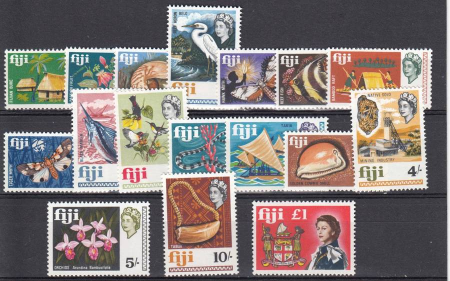 FIJI-QEII    R450.00   1968 set superb umm