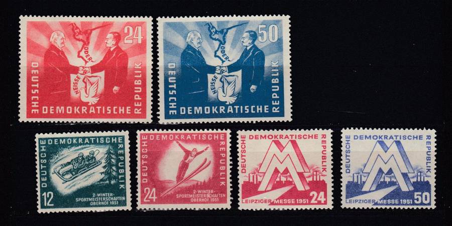 DDR-SCARCE VFM-TOP SET UMM REST H.R.  R3250.00