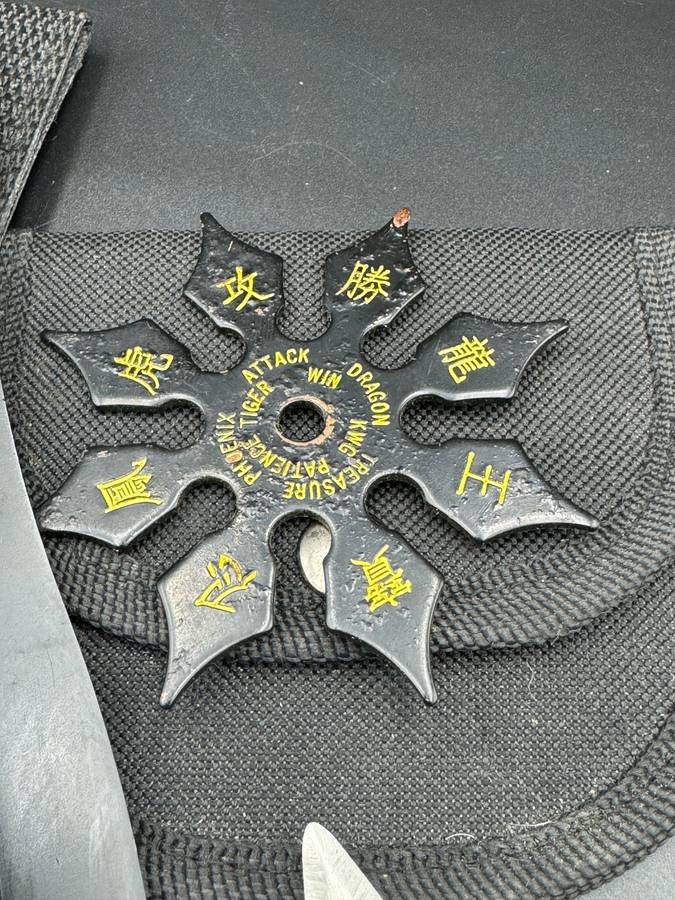 Smith and Wesson Throwing Knives