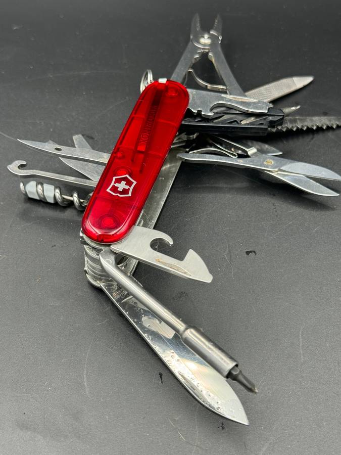 Victorinox CyberTool L With Fold-Out Bit Case - Transparent Red, 91mm