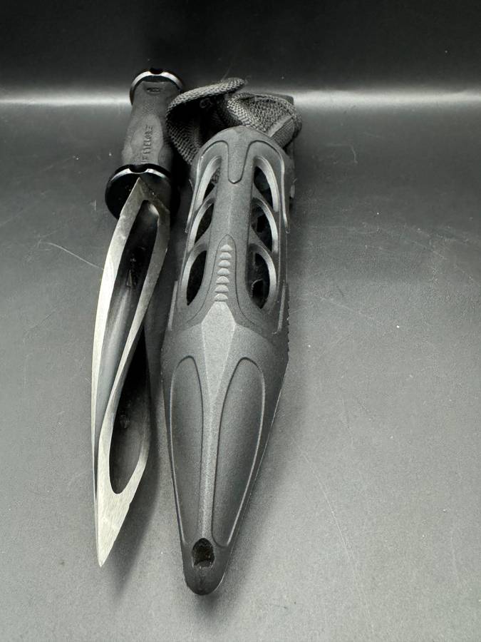 United Cutlery Cyclone Boot Knife With Custom Vortec Sheath UC3287