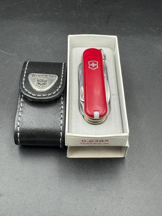 Victorinox  Mini Champ with LEATHER POUCH