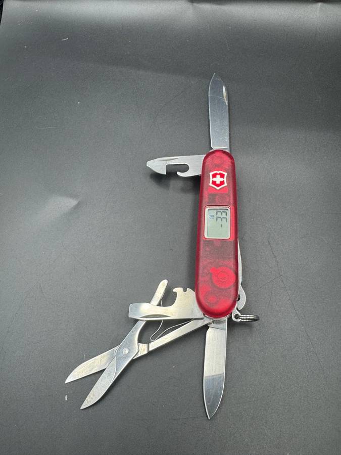 Victorinox Taveller ( Altimeter + Thermometer )