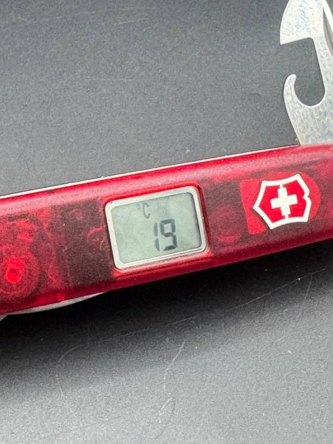 Victorinox Taveller ( Altimeter + Thermometer )