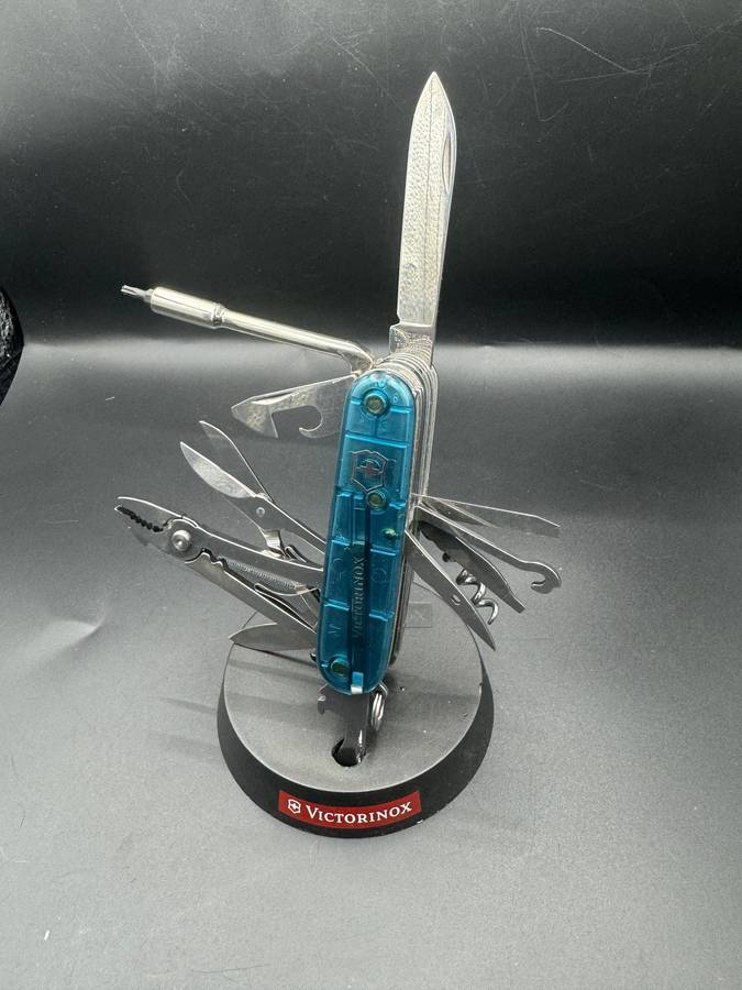 Victorinox CyberTool L With Fold-Out Bit Case - Transparent Aqua , 91mm