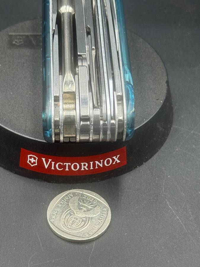 Victorinox CyberTool L With Fold-Out Bit Case - Transparent Aqua , 91mm