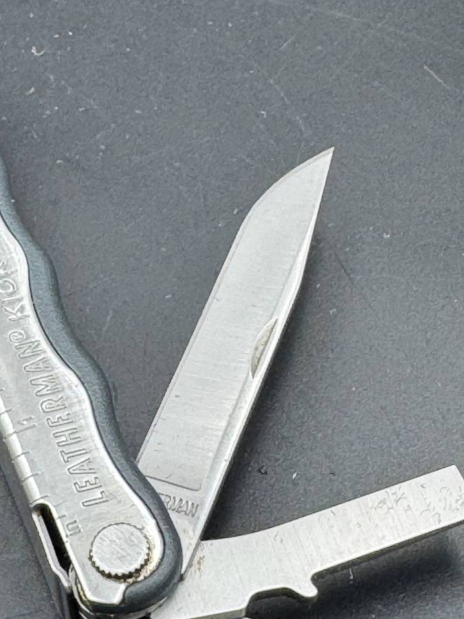 Leatherman Kick