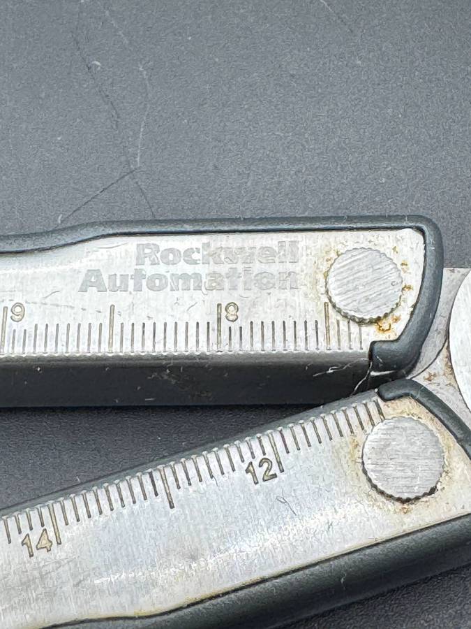 Leatherman Kick