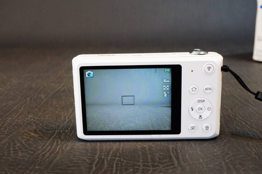 Samsung DV150F digital camera 16.2MP 5x optical zoom dual LCD screen