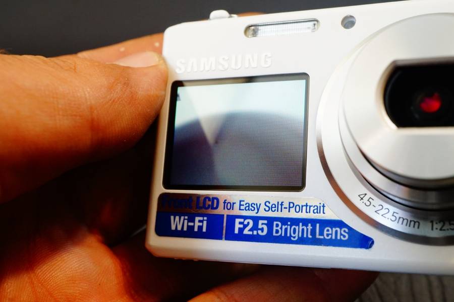 Samsung DV150F digital camera 16.2MP 5x optical zoom dual LCD screen