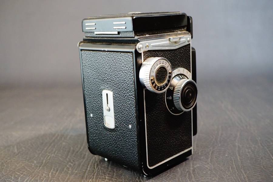 Yashica-A 6x6 TLR with Yashimar 80mm F3.5 Lens 120 Roll Film Camera including leather case*