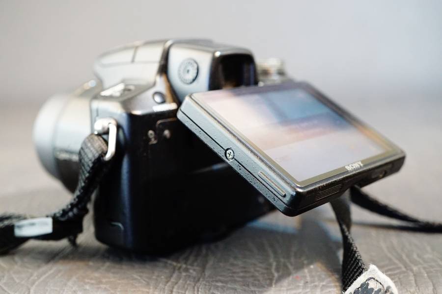 Sony Cyber-shot DSC-H50 Compact Bridge Digital Camera 9MP CCD 15x Zoom **Good Condition**
