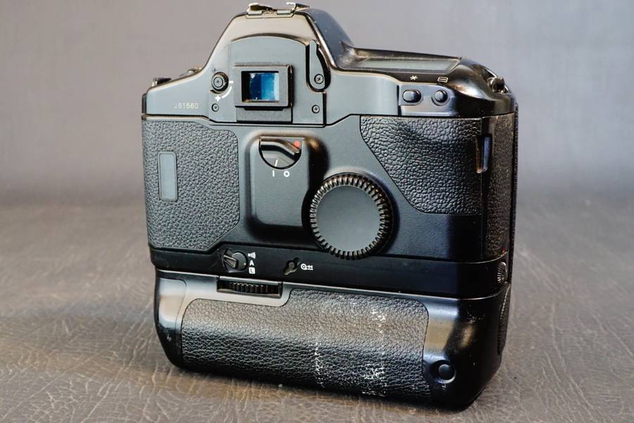 Canon EOS 1n 35mm SLR Film Camera with Canon E1 Battery Grip  **Good Condition**