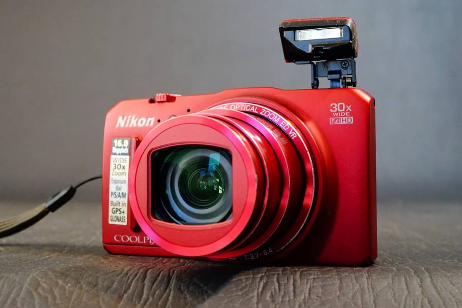 Nikon Coolpix S9700 16.05MP Compact Digital Camera with 30x Optical Zoom  **Great Condition**