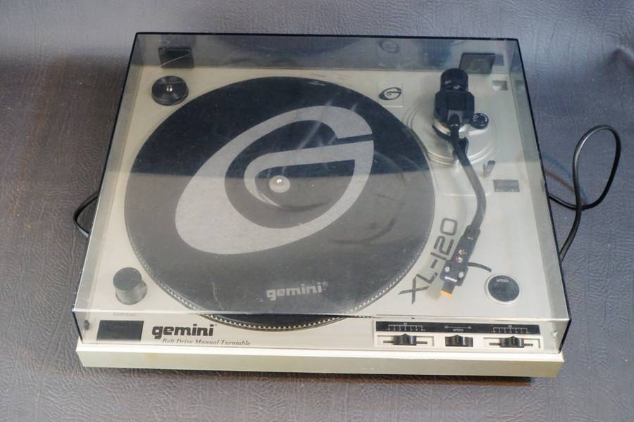 Gemini XL120 Belt Drive Turntable with Dustcover **Great Condition**