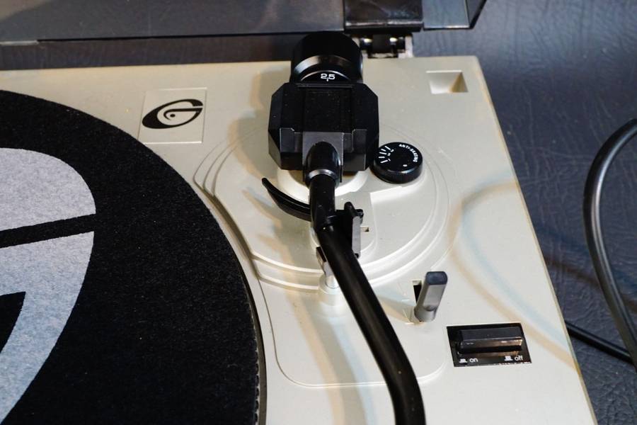 Gemini XL120 Belt Drive Turntable with Dustcover **Great Condition**