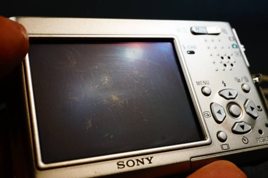 Sony Cyber-Shot DSC-T1 5.0MP Compact Digital Camera with Carl Zeiss Lens **Great Condition**