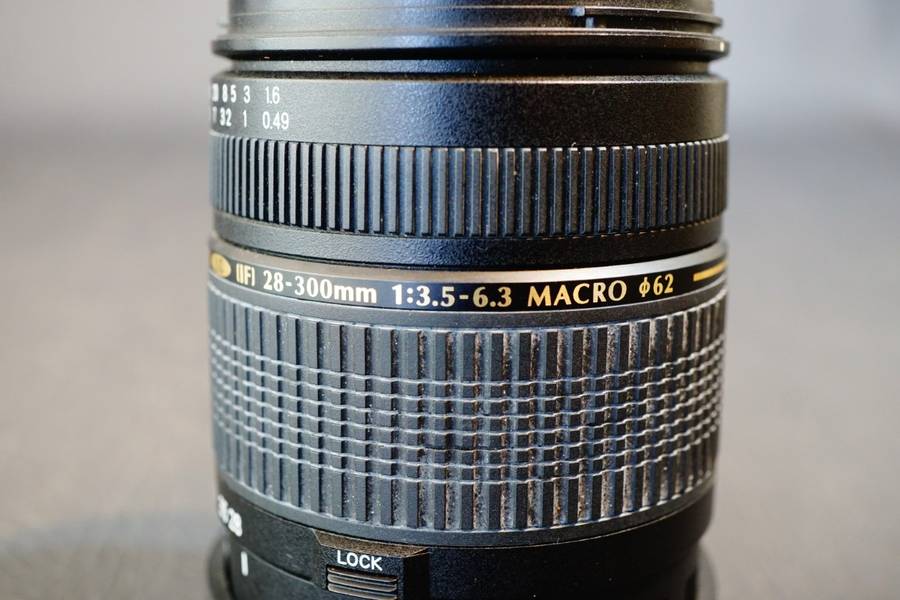 Tamron AF 28-300mm F/3.5-6.3 XR Di LD Aspherical Zoom Lens in Canon EF Mount   **Great Condition**