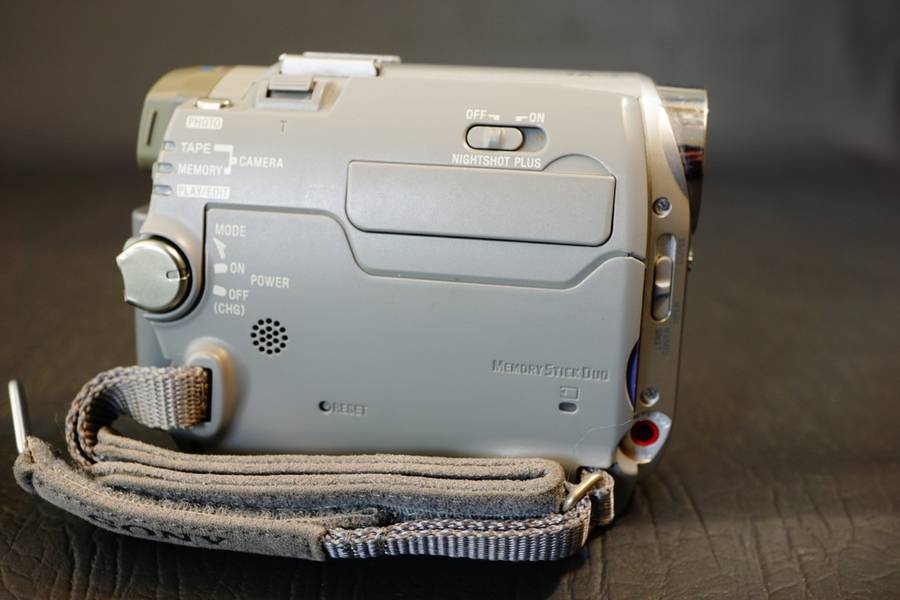 Sony DCR-HC30E MiniDv Mini Dv Camera Stereo Camcorder **Good Condition**