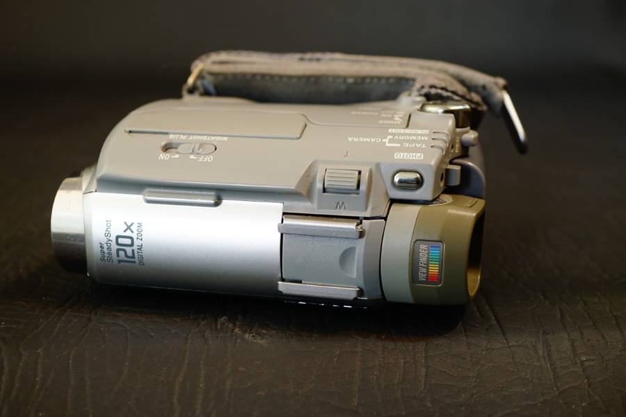 Sony DCR-HC30E MiniDv Mini Dv Camera Stereo Camcorder **Good Condition**