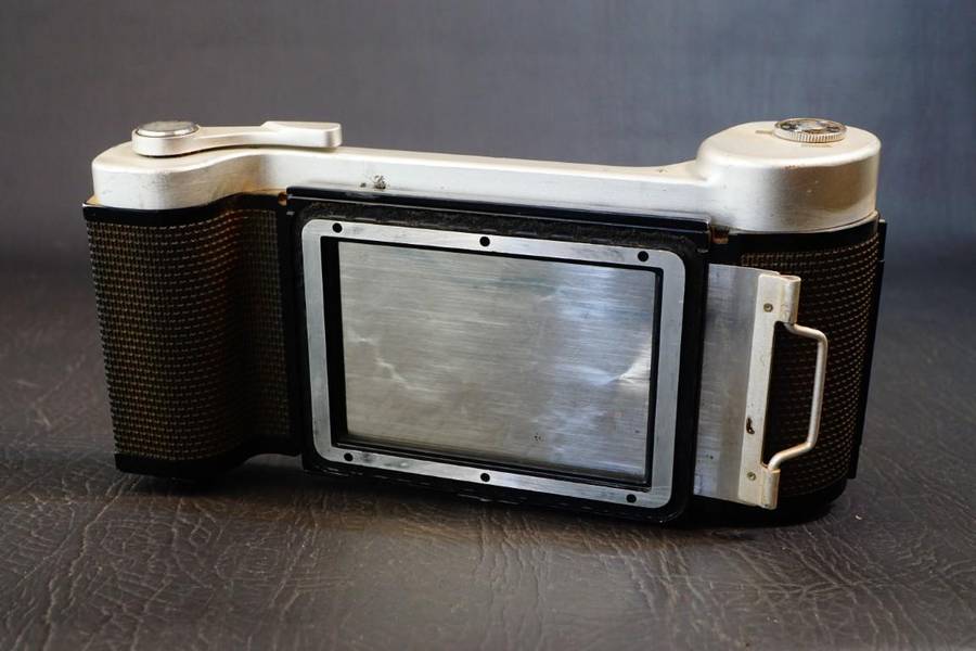 Mamiya 6x7 Roll Film Back Holder for Universal Press Super 23 **Good Condition**