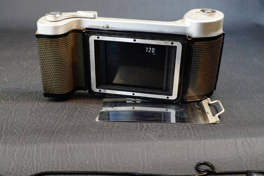 Mamiya 6x7 Roll Film Back Holder for Universal Press Super 23 **Good Condition**