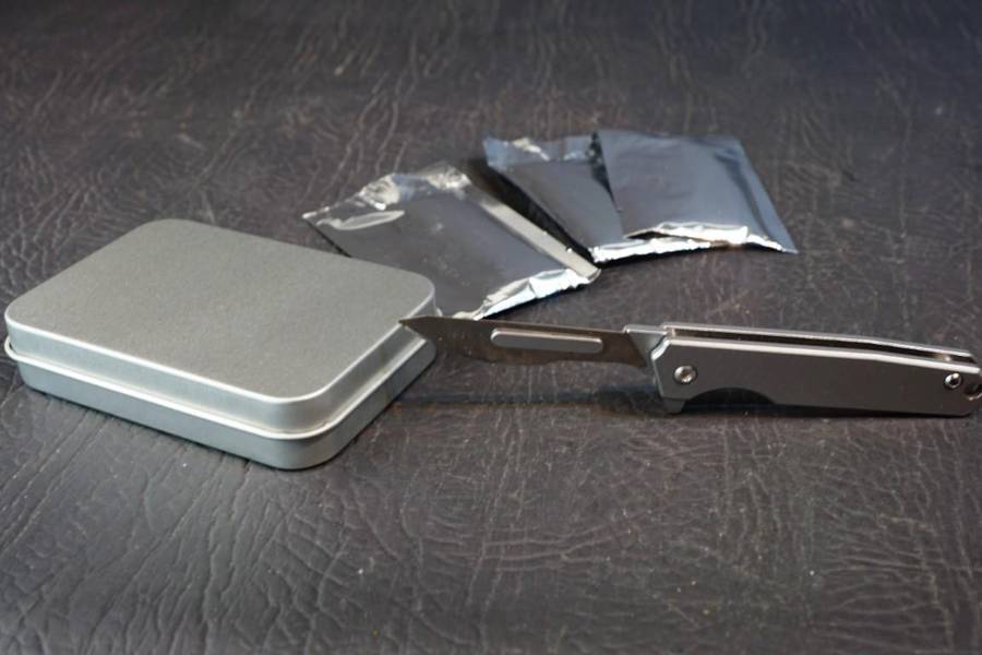 Steel Folding Scalpel Knife, Slim Razor Knife with Frame Lock uses #24 Blades **Great Condition**