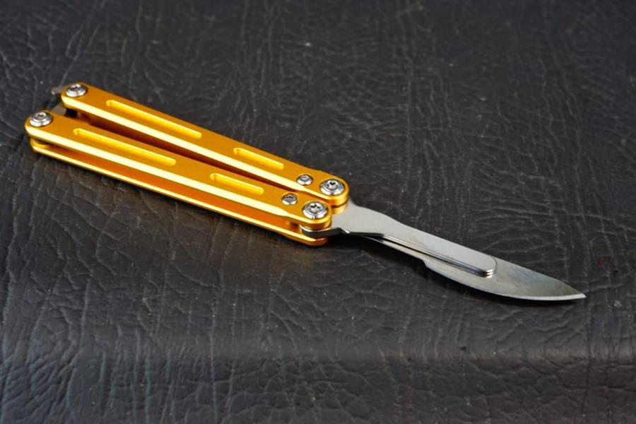 Scalpel Razor Balisong Butterfly Knife Aluminum Handle uses #24 Blades **30 Blades Included**