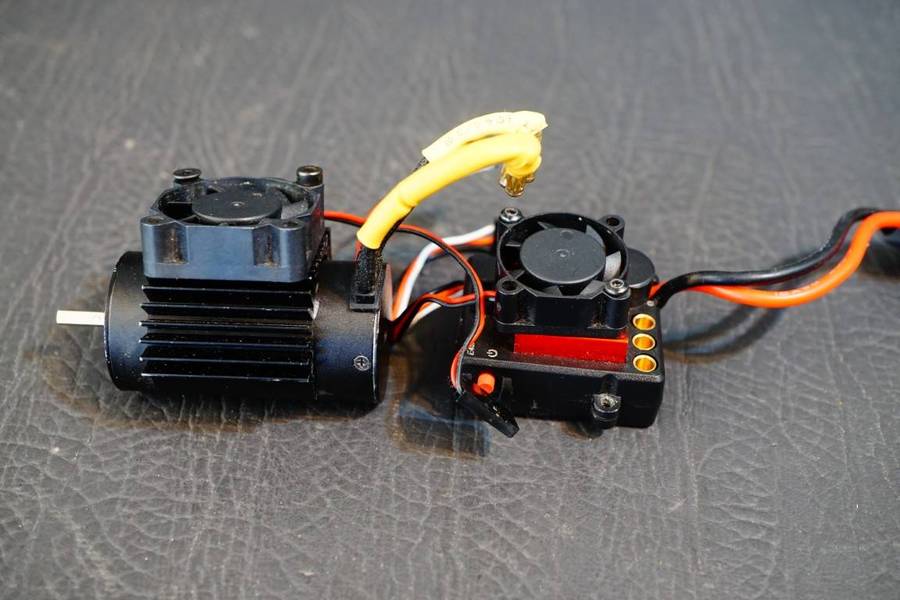 Angry Snail 2852 4400Kv Motor with 45Amp Esc **Good Condition**