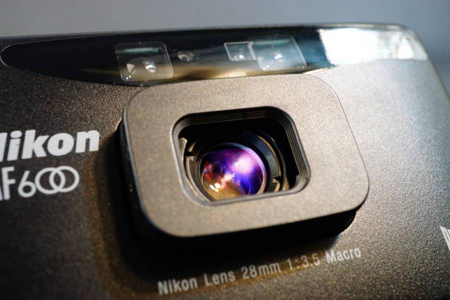 Nikon AF600 35mm Point and Shoot AF Film Camera with 28mm F3.5 Prime Lens **Great Condition**