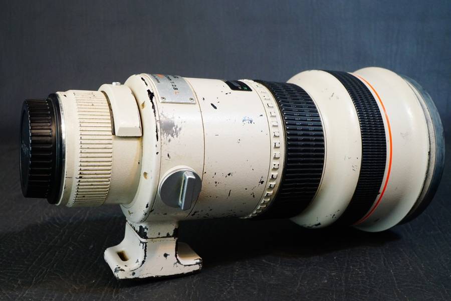 Canon EF 300mm f2.8 L Series Ultrasonic Lens in Canon AF Mount   **Good Condition, Well Used**