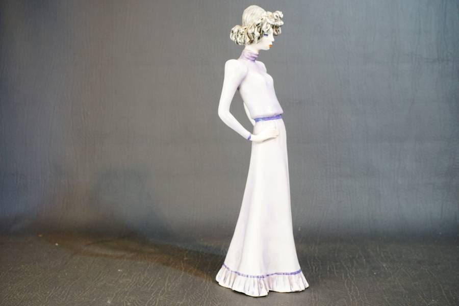 Tarcisio Tosin Pottery Art Deco 1930s Italian Figurine of an Elegant Lady