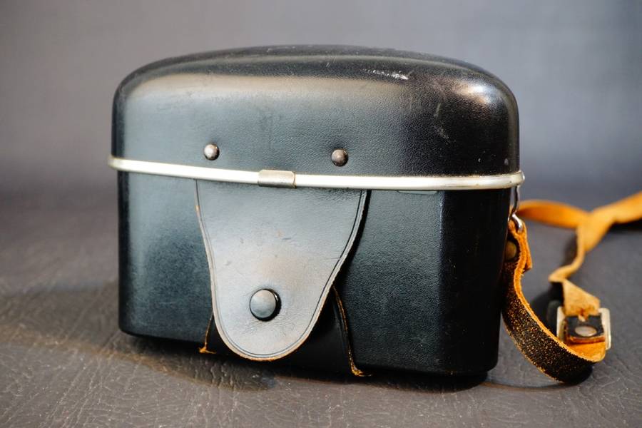 Zeiss Ikon Voigtlander Icarex 35 35mm Slr Camera with Carl Zeiss Tessar 50 F2.8 **Great Condition**