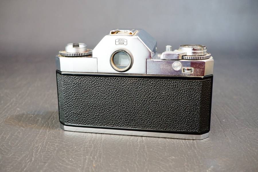 Zeiss Ikon Voigtlander Icarex 35 35mm Slr Camera with Carl Zeiss Tessar 50 F2.8 **Great Condition**