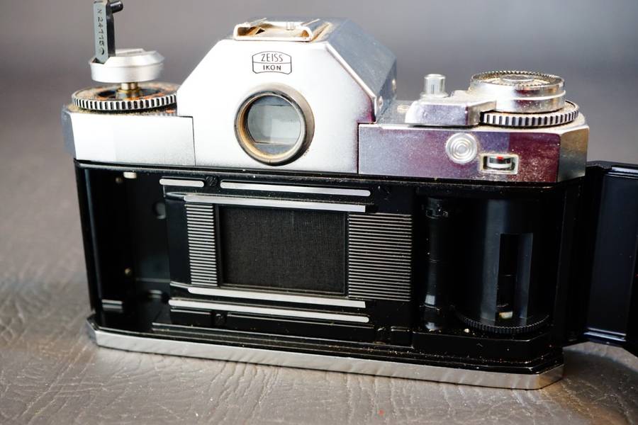 Zeiss Ikon Voigtlander Icarex 35 35mm Slr Camera with Carl Zeiss Tessar 50 F2.8 **Great Condition**