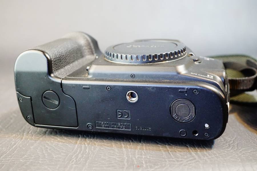 Canon EOS 3 35mm SLR Film Camera Body with Eye Focus Control  **Great Condition**