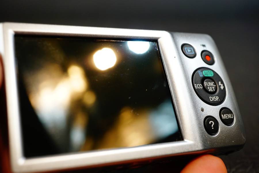 Canon Ixus 145 / ELPH 135 16.0MP Digital Compact Camera **Great Condition**