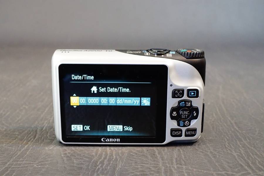 Canon PowerShot A2200 14.1MP Digital Camera Bundle in Original Boxes **Great Condition**