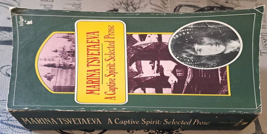 A Captive spirit: Selected Prose - Marina Tsvetaeva (paperback)
